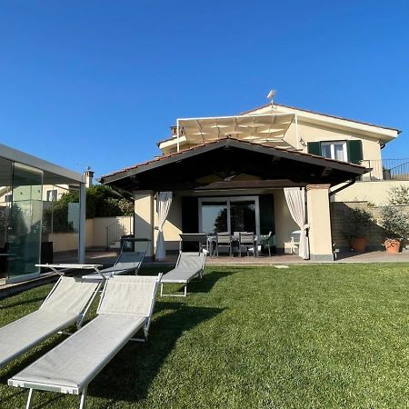 Villa "Lago Blu" Vista Lago Di Bracciano, Con Vasca Idromassaggio Esterna Trevignano Romano Eksteriør billede