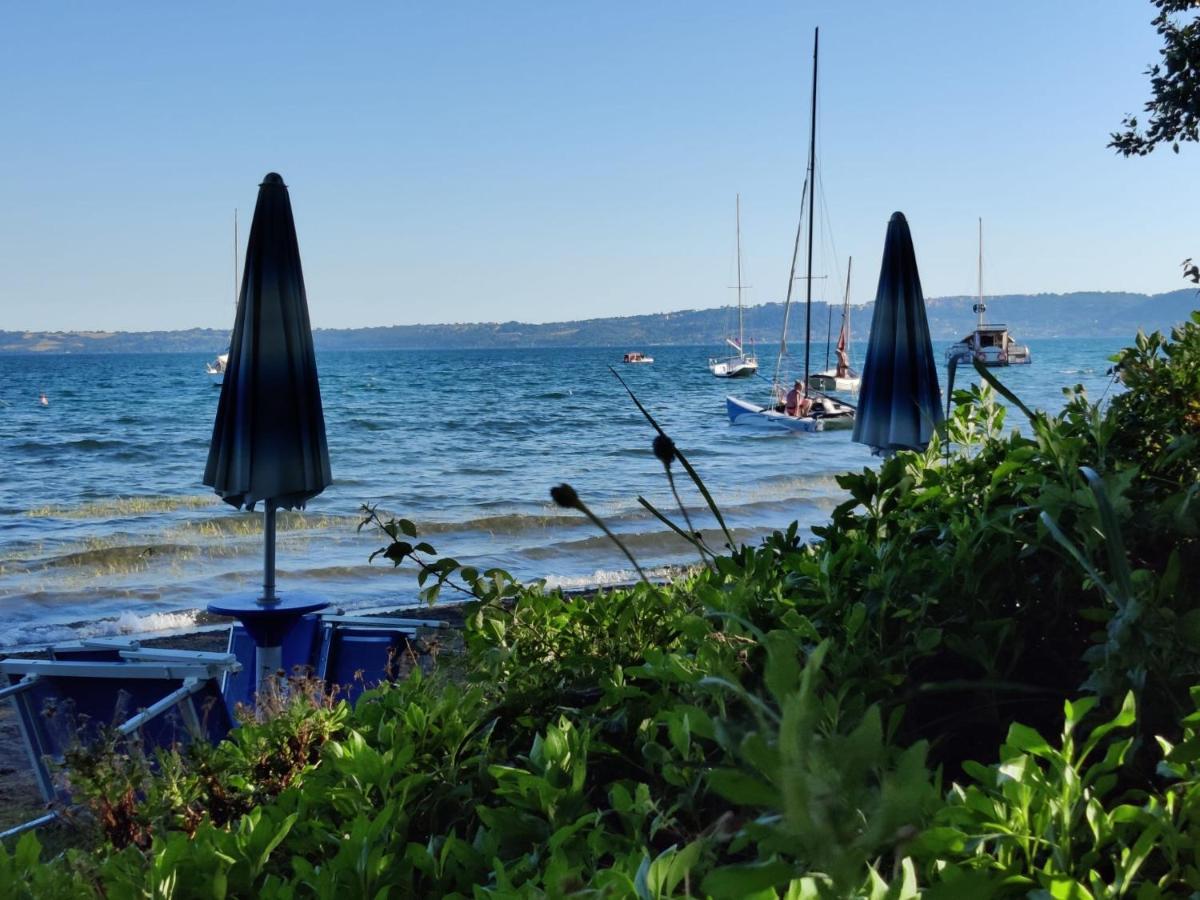 Villa "Lago Blu" Vista Lago Di Bracciano, Con Vasca Idromassaggio Esterna Trevignano Romano Eksteriør billede