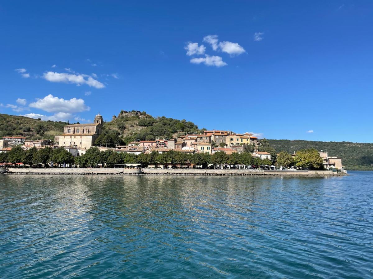 Villa "Lago Blu" Vista Lago Di Bracciano, Con Vasca Idromassaggio Esterna Trevignano Romano Eksteriør billede