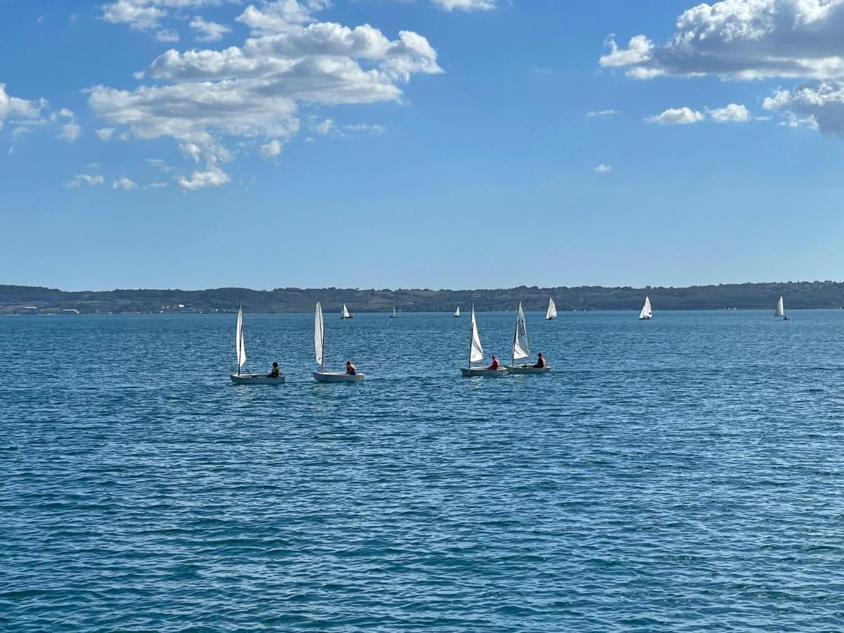 Villa "Lago Blu" Vista Lago Di Bracciano, Con Vasca Idromassaggio Esterna Trevignano Romano Eksteriør billede