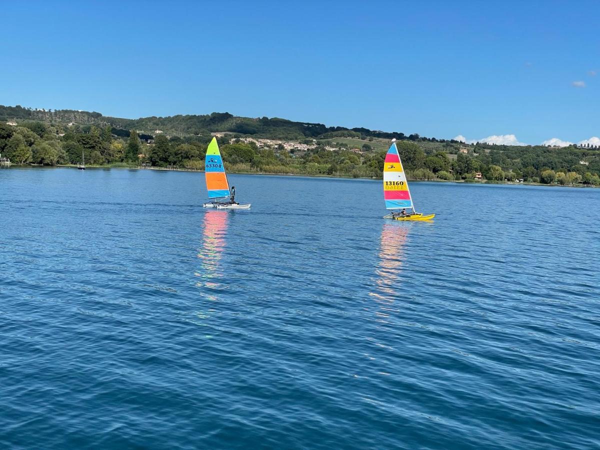 Villa "Lago Blu" Vista Lago Di Bracciano, Con Vasca Idromassaggio Esterna Trevignano Romano Eksteriør billede